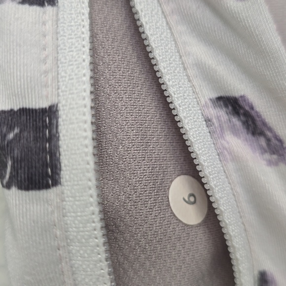 Lululemon size 6 - Picture 4 of 4